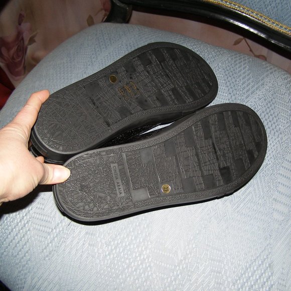 NEW 🖤 Cinzia Araia Black Crackled Low Top Sneakers 9 - Picture 6 of 13